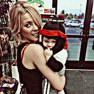 Meet your Posher, Crystal